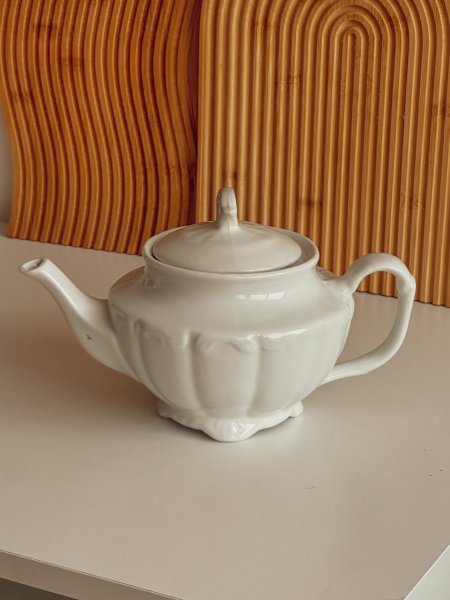 بريق شاي بورسلان لون أبيض